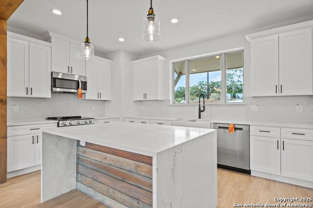 Listing photo id 6 for 821 Scenic Hills