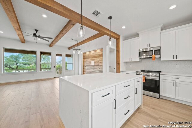 Listing photo id 7 for 821 Scenic Hills
