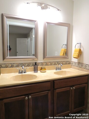 Listing photo id 4 for 8762 Port Of Call