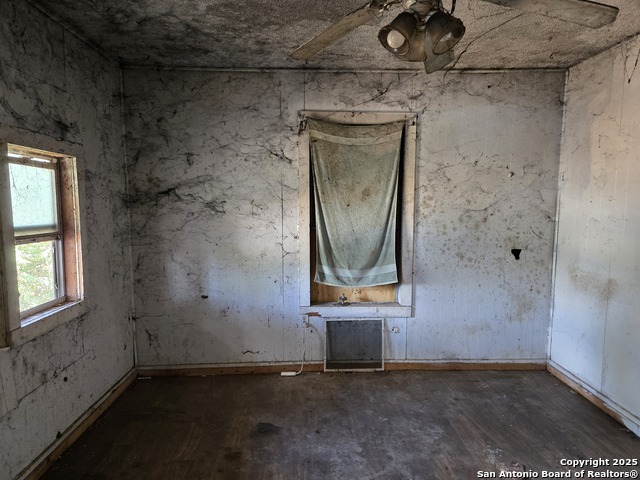 Image 2 of 14 For 2926 El Paso