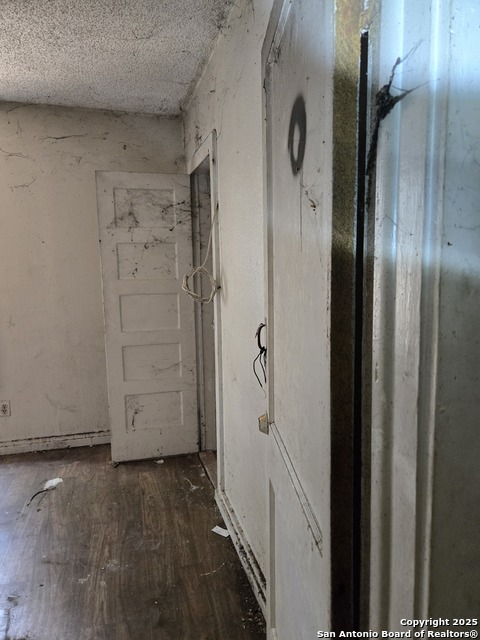 Image 3 of 14 For 2926 El Paso