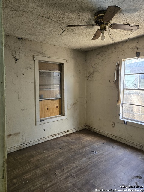 Image 4 of 14 For 2926 El Paso