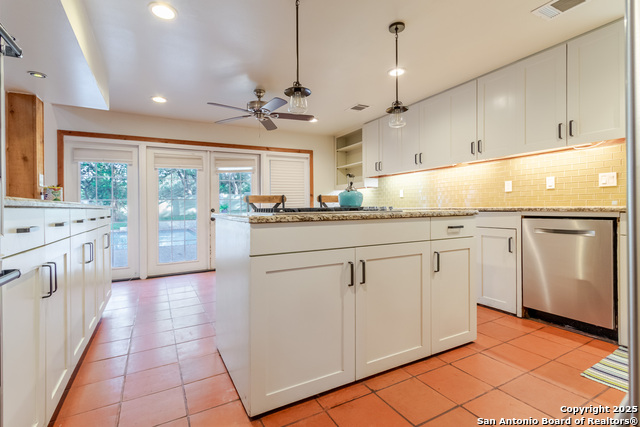 Image 14 of 41 For 9319 Oak Ledge