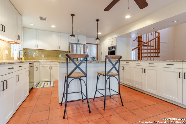 Image 16 of 41 For 9319 Oak Ledge