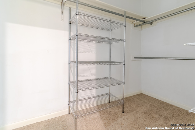 Image 22 of 41 For 9319 Oak Ledge