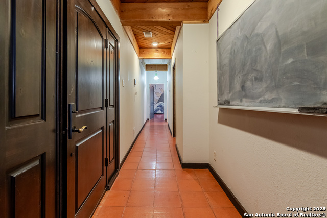 Image 23 of 41 For 9319 Oak Ledge