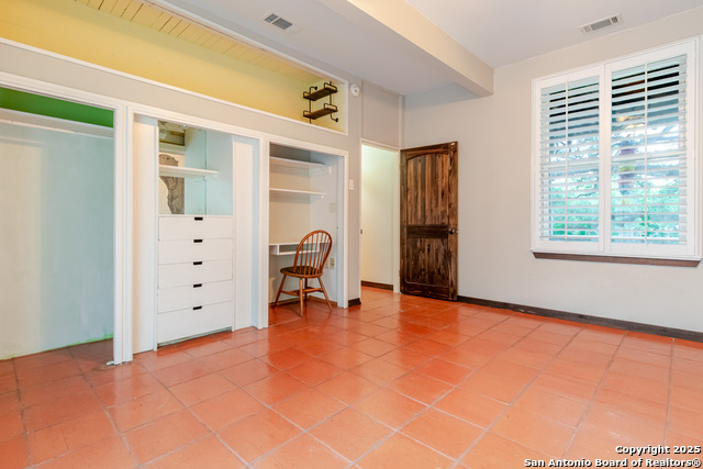 Image 27 of 41 For 9319 Oak Ledge