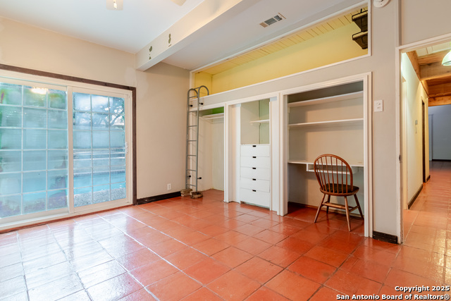 Image 28 of 41 For 9319 Oak Ledge