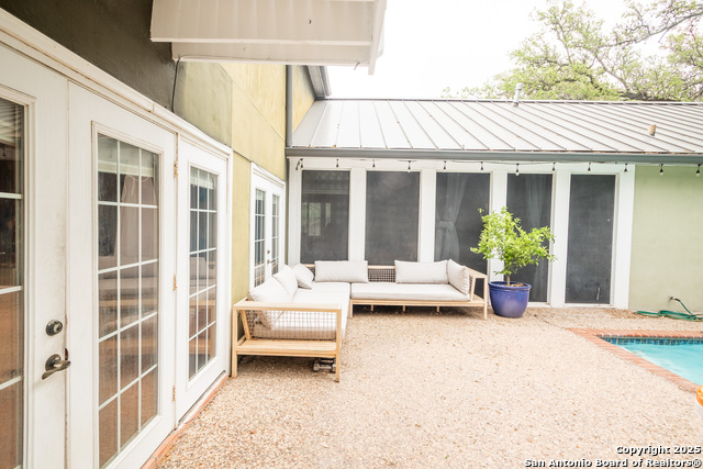 Image 35 of 41 For 9319 Oak Ledge