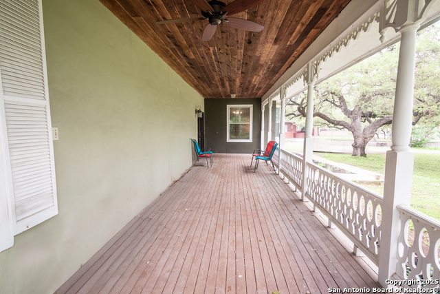 Image 5 of 41 For 9319 Oak Ledge