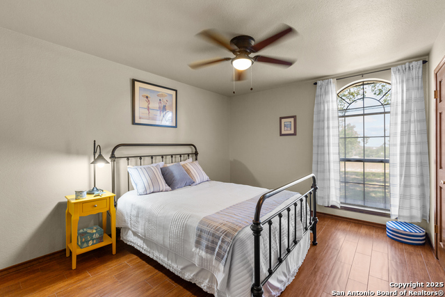 Listing photo id 8 for 31421 Wild Oak Hill