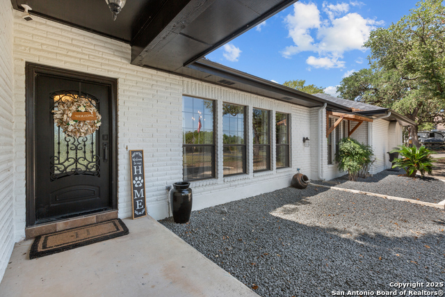 Listing photo id 0 for 31421 Wild Oak Hill