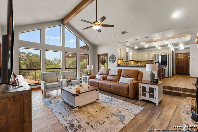 Listing photo id 18 for 31421 Wild Oak Hill