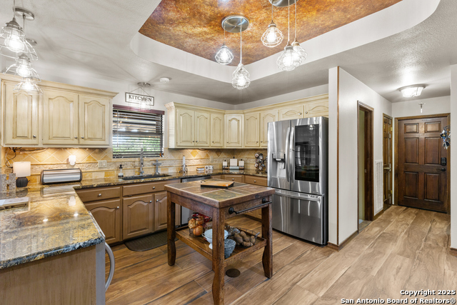 Listing photo id 19 for 31421 Wild Oak Hill