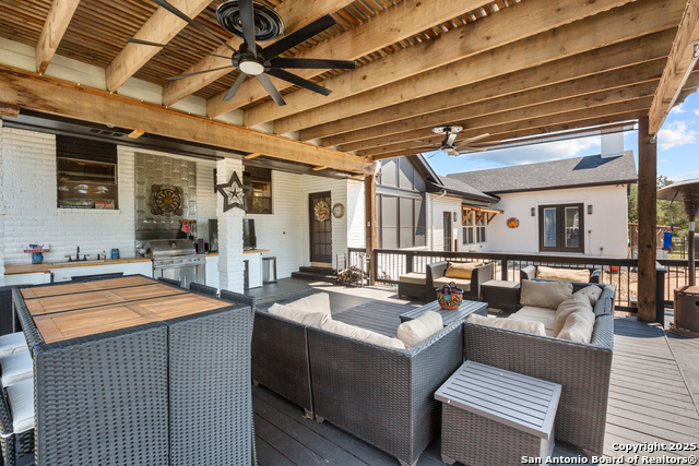 Listing photo id 32 for 31421 Wild Oak Hill