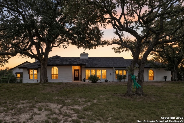 Listing photo id 3 for 31421 Wild Oak Hill