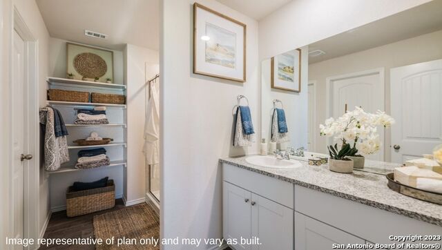 Image 15 of 27 For 1530 Champagne Oak