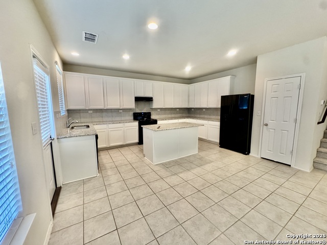 Listing photo id 9 for 27346 Emilie Canyon