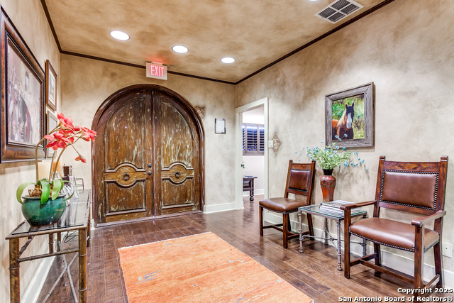 Listing photo id 2 for 14239 Old Bandera