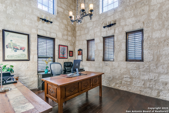 Listing photo id 3 for 14239 Old Bandera