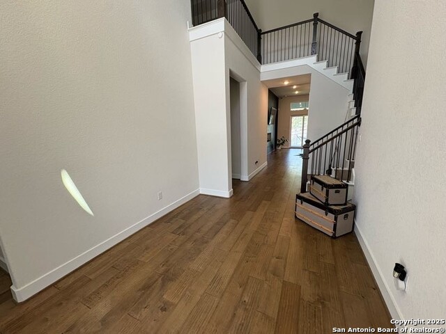 Image 4 of 32 For 2710 Creekside