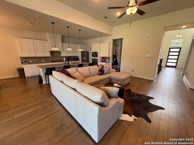 Image 7 of 32 For 2710 Creekside