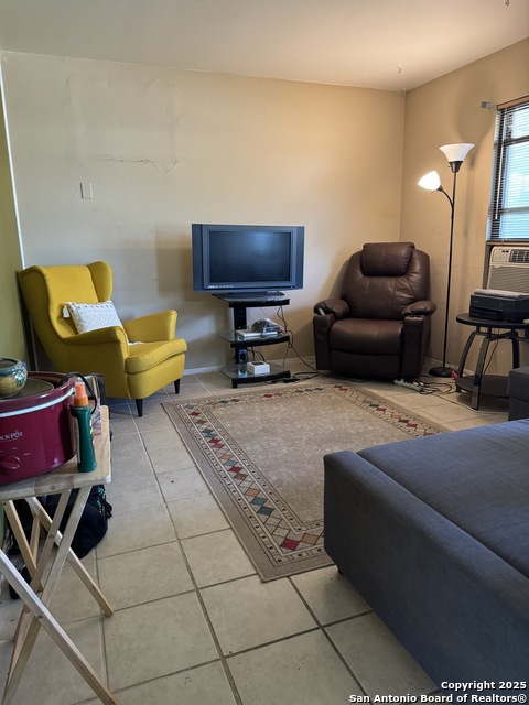 Image 5 of 28 For 130 Kontiki Pl