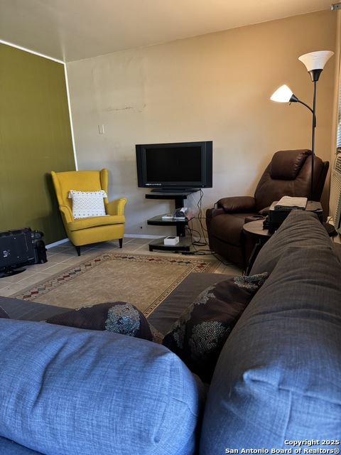 Image 7 of 28 For 130 Kontiki Pl