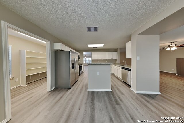 Listing photo id 8 for 423 Irongate Rdg