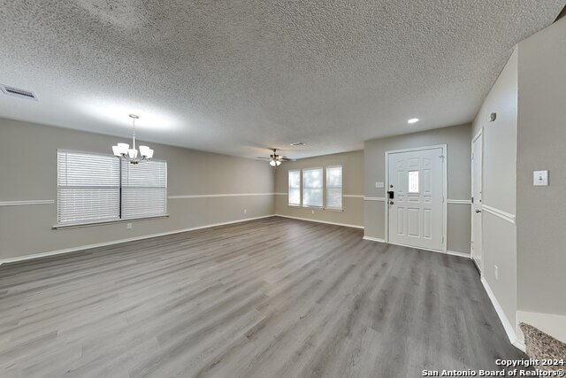 Listing photo id 2 for 423 Irongate Rdg