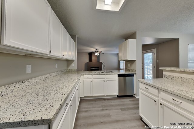 Listing photo id 6 for 423 Irongate Rdg