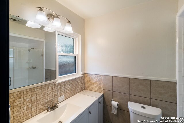 Listing photo id 12 for 210 Summertime Dr