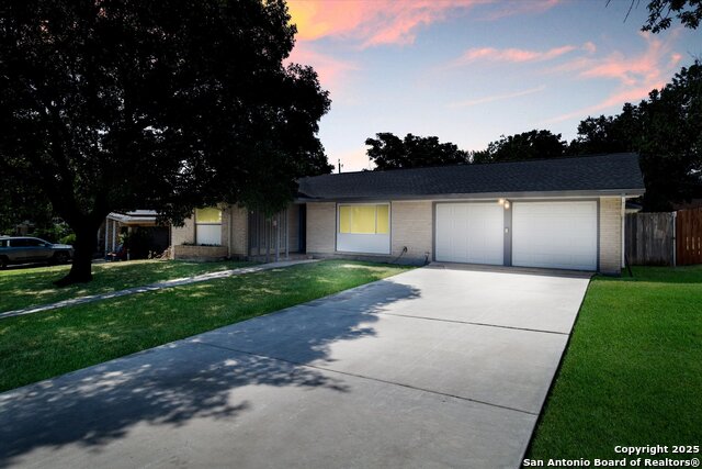 Listing photo id 0 for 210 Summertime Dr