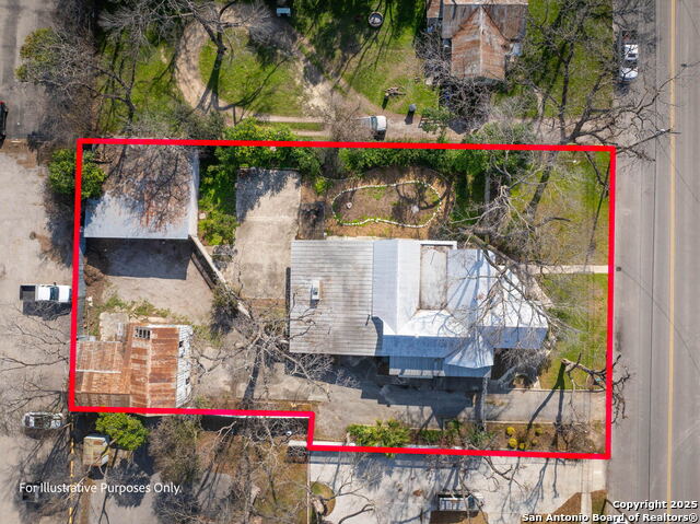 Image 2 of 47 For 633 Castell Avenue S