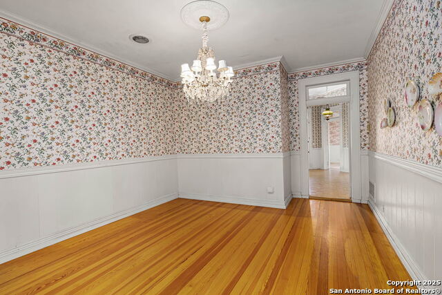 Image 31 of 47 For 633 Castell Avenue S