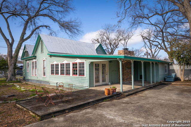 Image 37 of 47 For 633 Castell Avenue S