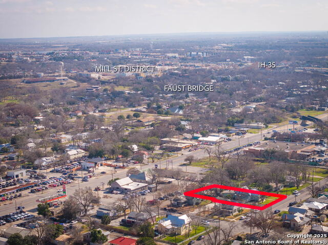Image 45 of 47 For 633 Castell Avenue S