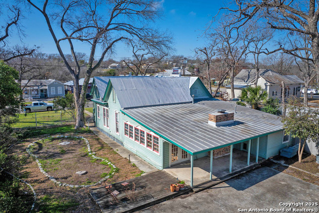 Image 47 of 47 For 633 Castell Avenue S