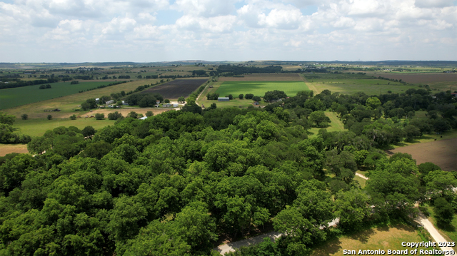 Listing photo id 5 for 2550 York Creek Rd