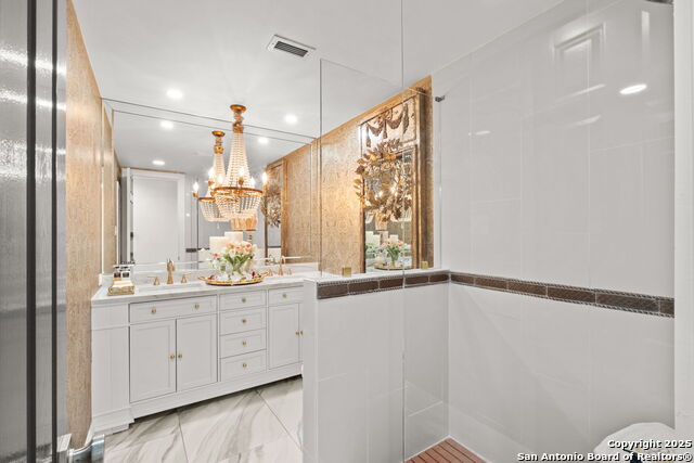 Image 31 of 34 For 4001 New Braunfels N Apt 1