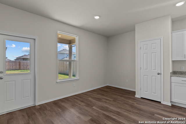Image 11 of 25 For 410 White Heron Way