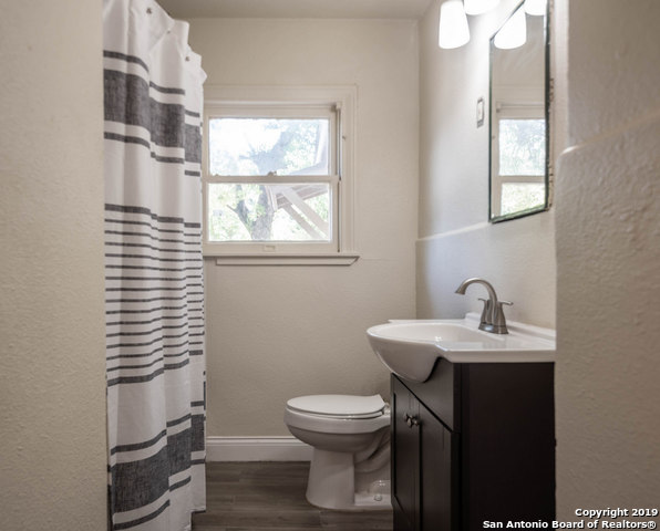 Image 14 of 22 For 2122 Wildwood Dr W