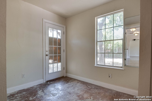 Image 16 of 22 For 2122 Wildwood Dr W