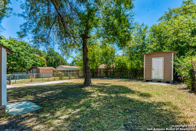 Image 20 of 22 For 2122 Wildwood Dr W