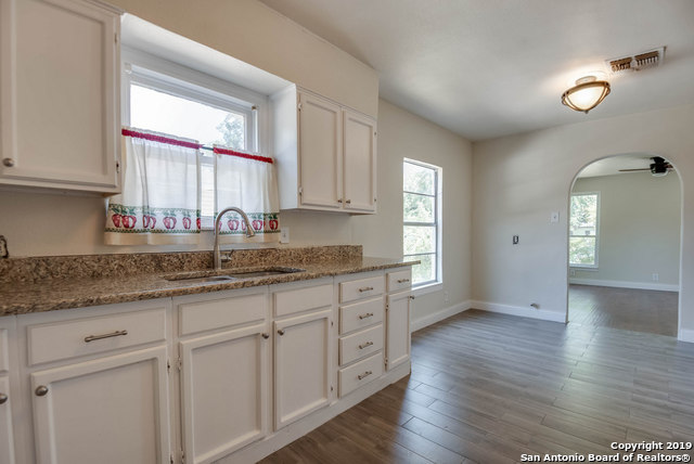 Image 7 of 22 For 2122 Wildwood Dr W