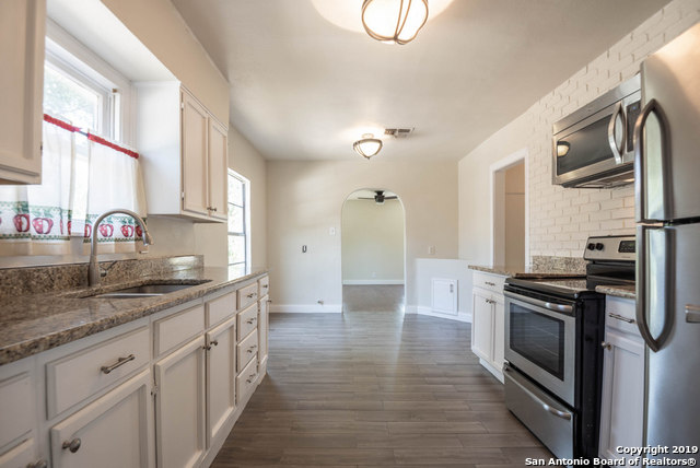 Image 8 of 22 For 2122 Wildwood Dr W