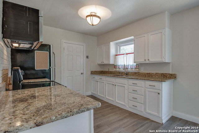 Image 9 of 22 For 2122 Wildwood Dr W