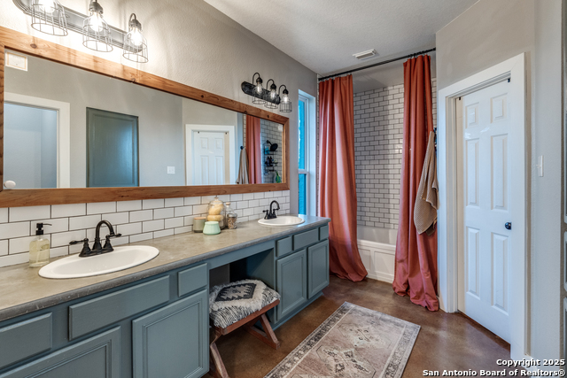 Image 12 of 31 For 2425 Oak Valley