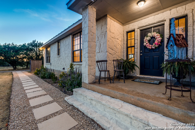 Image 4 of 31 For 2425 Oak Valley