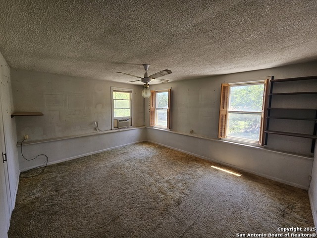 Listing photo id 17 for 29 Green Cedar Rd.